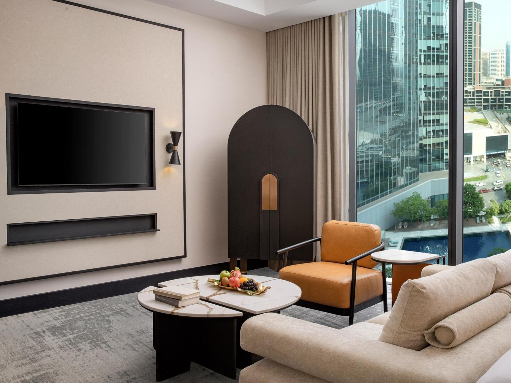 Deluxe Pool View Room